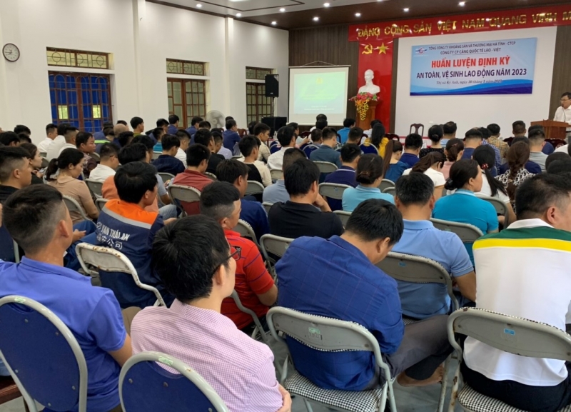 Trường Cao đẳng Công nghệ Hà Tĩnh: Phối hợp tổ chức huấn luyện An toàn vệ sinh lao động